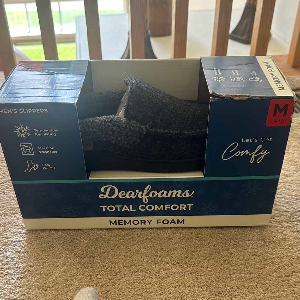 Dearfoams Men's Dark Gray Memory Foam Slippers